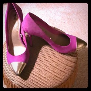 Fuchsia and Gold Toe Pump